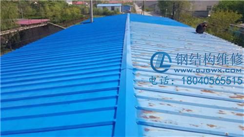 彩鋼瓦翻新修繕施工怎么操作的？ 翻新后還會不會漏雨？(圖1)