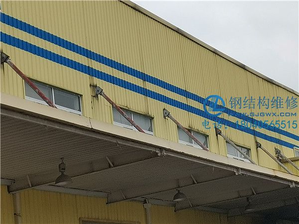 結(jié)構(gòu)合理的彩鋼屋面很少會出現(xiàn)漏水(圖1) 結(jié)構(gòu)合理的彩鋼屋面很少會出現(xiàn)漏水(圖1)